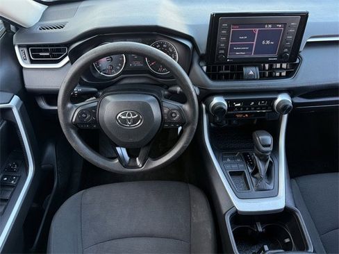 Used 2022 Toyota RAV4 LE image 12