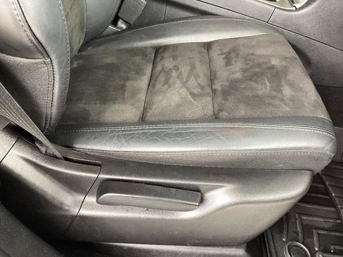 Used 2019 Jeep Grand Cherokee Altitude RWD image 18