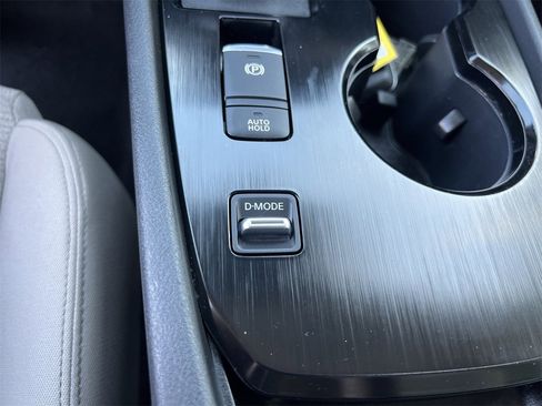 Certified 2023 Nissan Rogue SV image 18