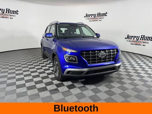 Used 2024 Hyundai Venue Limited FWD image 6