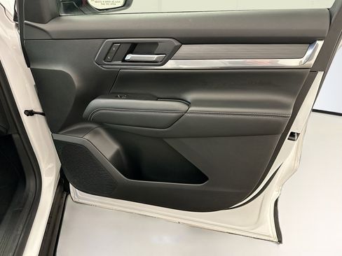 Used 2025 GMC Terrain Elevation image 33