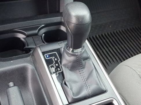 Used 2023 Toyota Tacoma SR5 AWD/4WD image 11