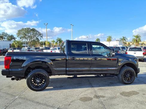 Used 2022 Ford F250 Lariat w/ Black Appearance Package image 8