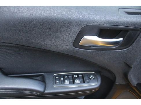 Used 2018 Dodge Charger SXT w/ Blacktop Package image 20