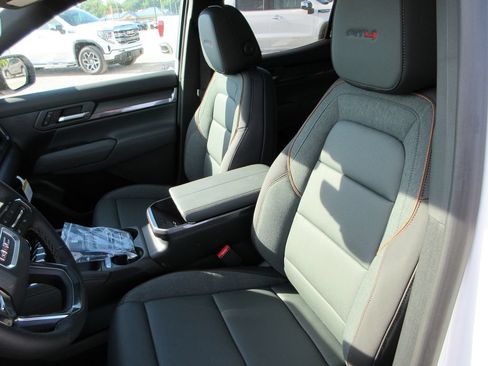 New 2026 GMC Terrain AT4 w/ Convenience Package III AWD/4WD image 11