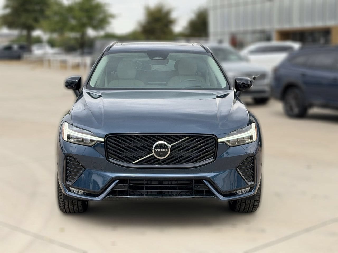 New 2026 Volvo XC60 B5 Ultra w/ Protection Package Premier AWD/4WD image 4