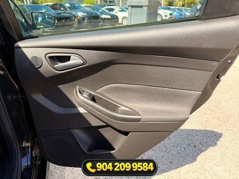 Used 2018 Ford Focus ST w/ Equipment Group 401A FWD image 31