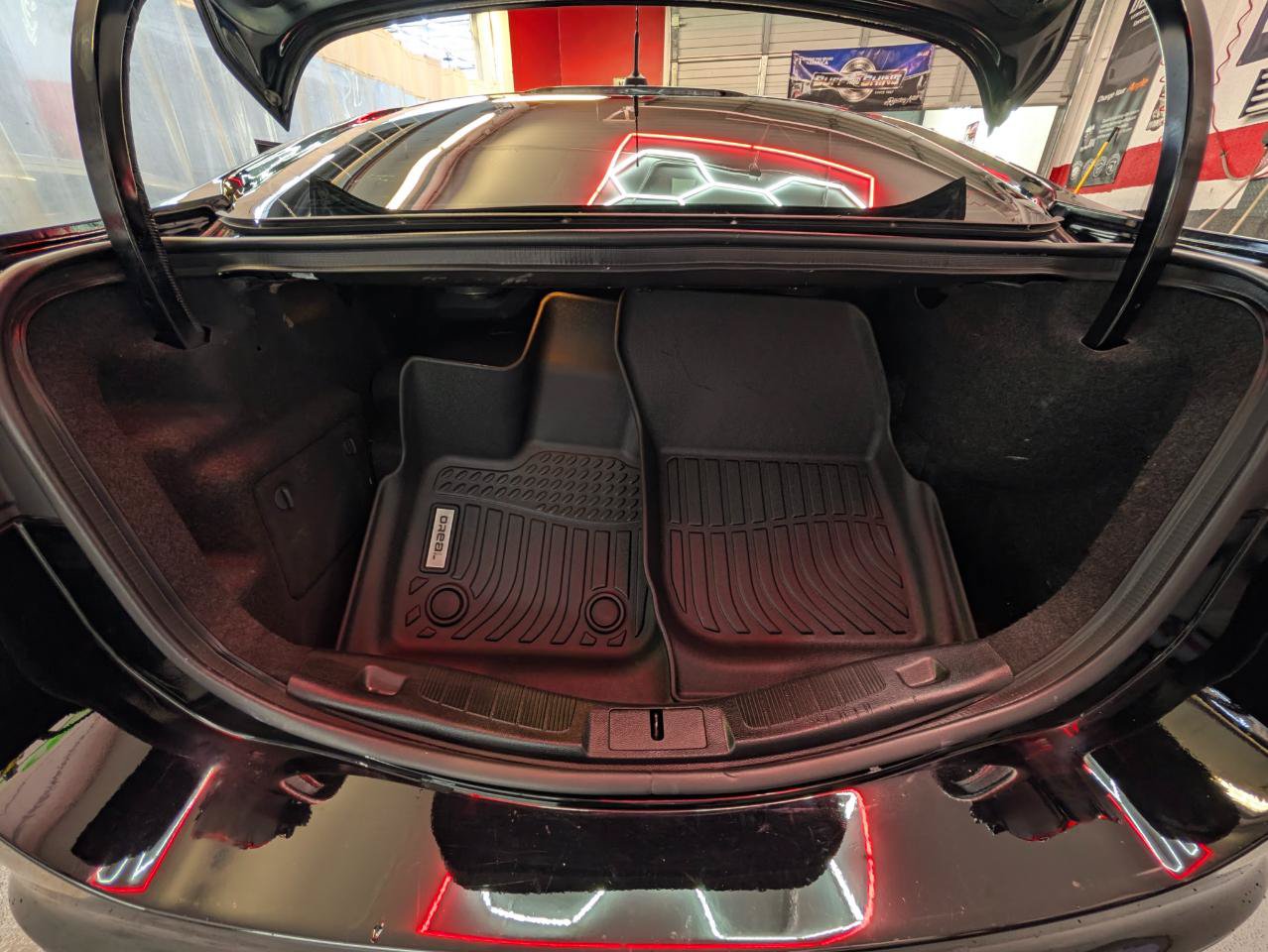 Used 2018 Ford Fusion Energi Titanium FWD image 9