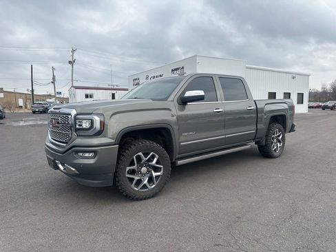 Used 2018 GMC Sierra 2500 Denali w/ Duramax Plus Package image 12