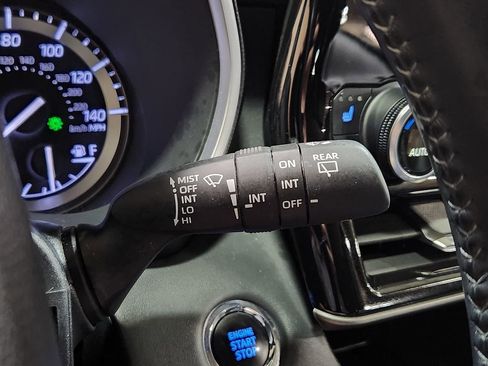 Used 2022 Toyota Highlander XLE image 52