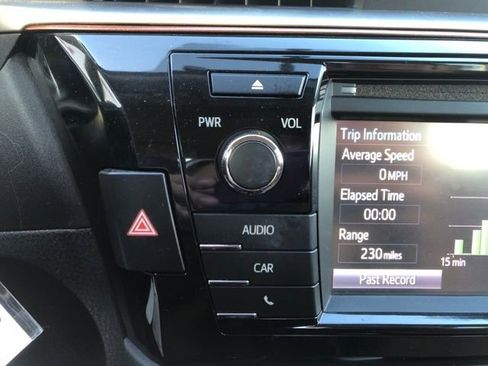 Used 2014 Toyota Corolla LE image 51