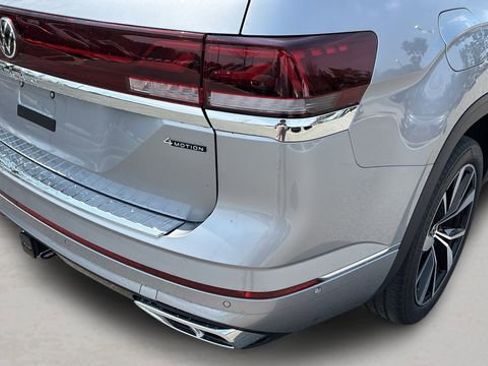 Used 2024 Volkswagen Atlas SEL Premium R-Line image 35