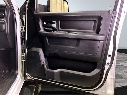 Used 2020 RAM 2500 Tradesman w/ Chrome Appearance Group image 27