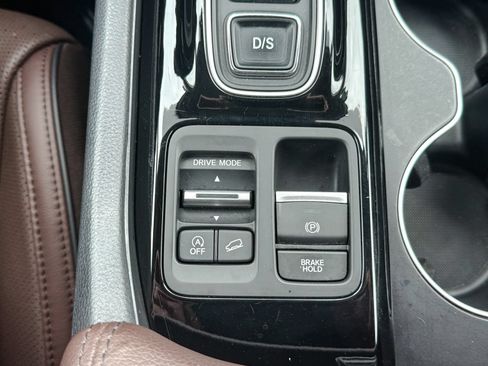 Used 2023 Honda Pilot Elite image 44