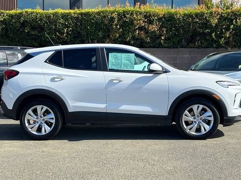 Used 2025 Buick Encore GX Preferred FWD image 3