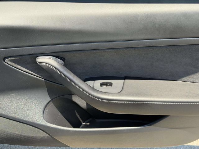 Used 2021 Tesla Model 3 Standard Range Plus RWD image 8