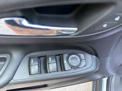 Used 2020 Chevrolet Equinox LT AWD/4WD image 16
