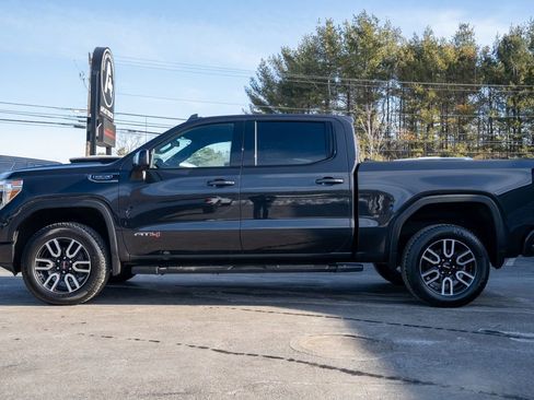 Used 2020 GMC Sierra 1500 AT4 w/ AT4 Premium Package image 3