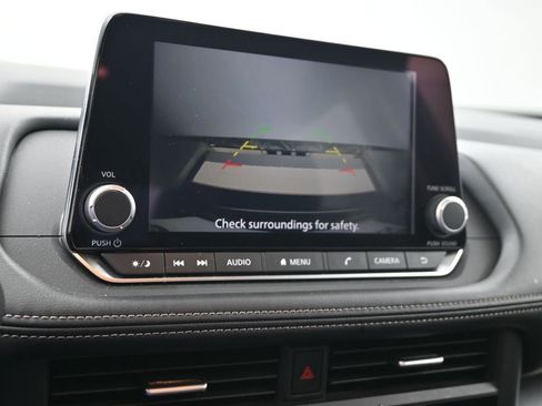 Used 2025 Nissan Rogue SV image 20