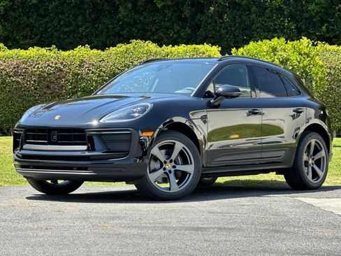 New 2026 Porsche Macan AWD/4WD image 1