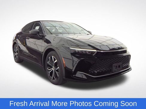 Used 2024 Toyota Crown Limited image 4