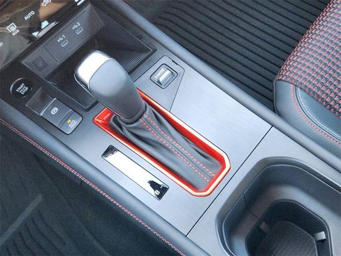 New 2025 Nissan Kicks SR image 15