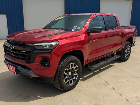 Used 2025 Chevrolet Colorado Z71 AWD/4WD image 1