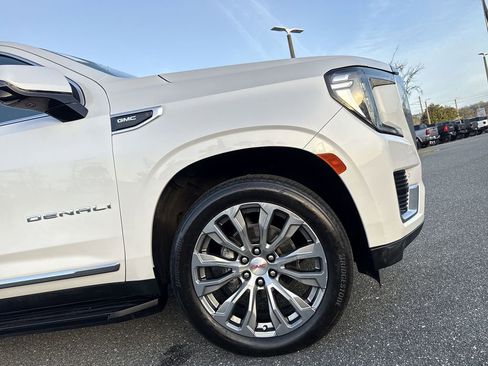 Used 2023 GMC Yukon Denali image 10