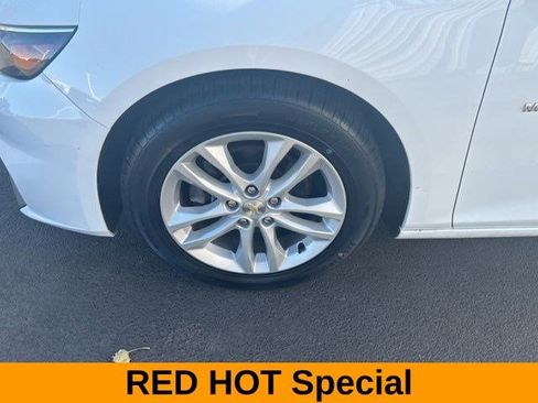 Used 2018 Chevrolet Malibu LT image 44