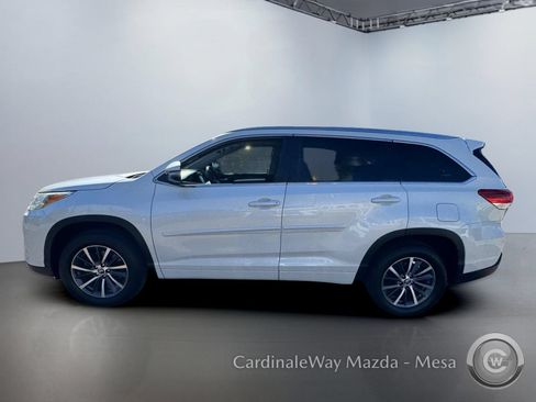 Used 2017 Toyota Highlander XLE FWD image 7