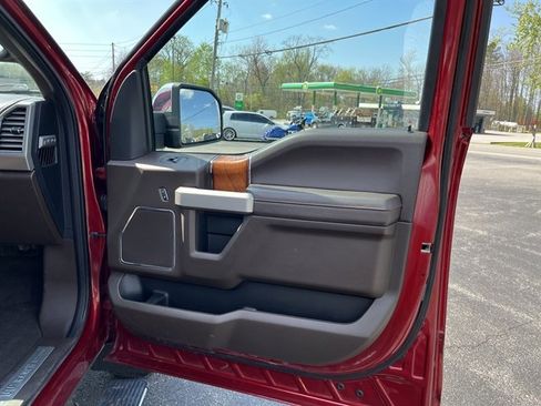 Used 2018 Ford F150 King Ranch w/ Equipment Group 601A Luxury AWD/4WD image 39