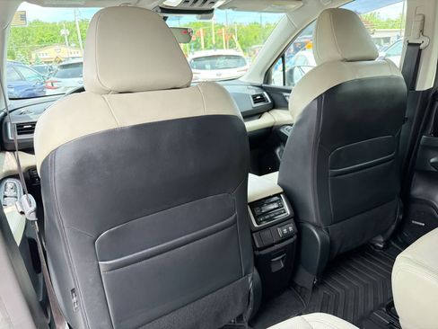 Certified 2022 Subaru Ascent Limited w/ Technology Package AWD/4WD image 10