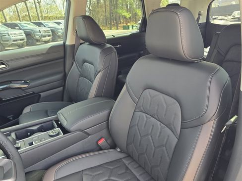 New 2026 Nissan Pathfinder Platinum AWD/4WD image 13