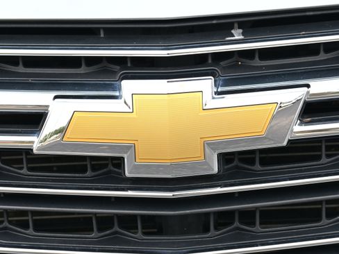 Used 2023 Chevrolet Traverse LT image 34