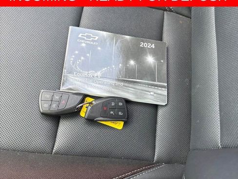 Used 2024 Chevrolet Equinox EV RS FWD image 6