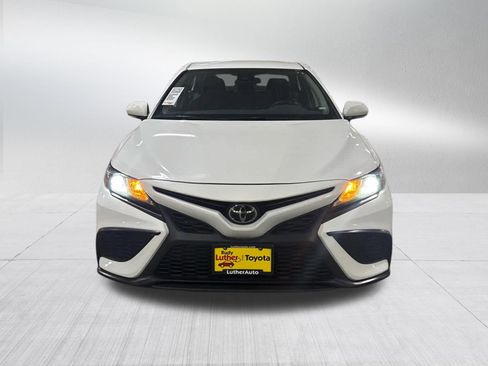 Used 2024 Toyota Camry SE FWD image 2