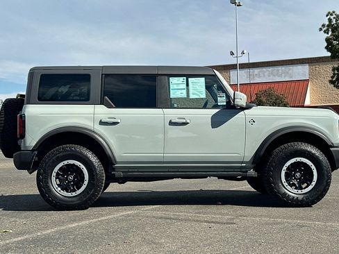 Certified 2022 Ford Bronco Outer Banks w/ Sasquatch Package AWD/4WD image 2