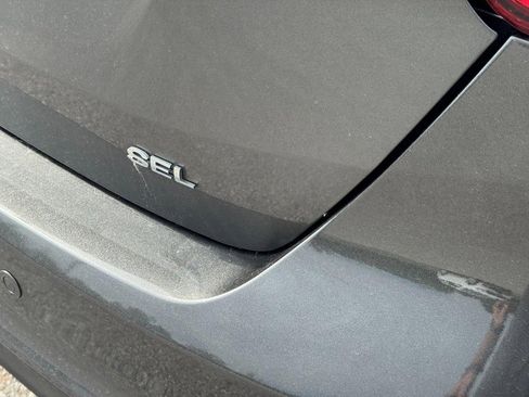 Used 2018 Ford Focus SEL w/ Cold Weather Package FWD image 7