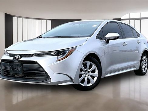 Used 2024 Toyota Corolla LE image 1