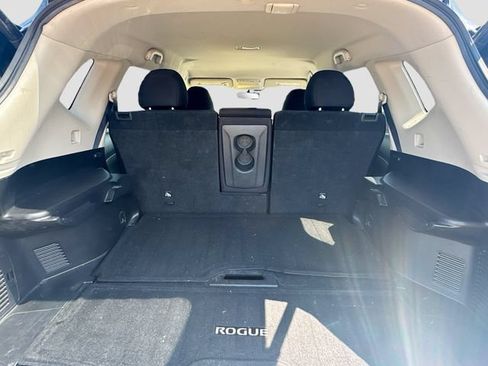 Used 2019 Nissan Rogue SV AWD/4WD image 25