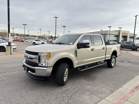 Used 2017 Ford F250 XLT image 4