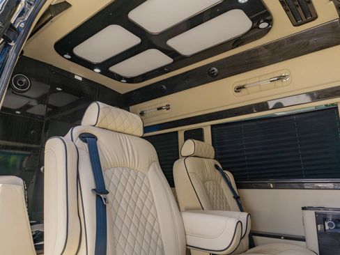 Used 2022 Mercedes-Benz Sprinter 2500 image 12