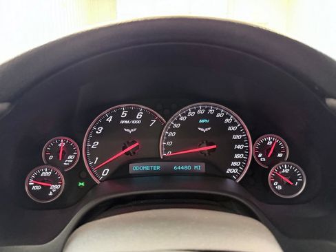 Used 2006 Chevrolet Corvette Coupe w/ Preferred Equipment Group RWD image 32