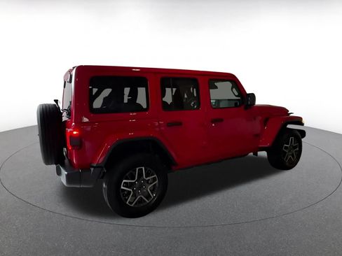 Used 2025 Jeep Wrangler Unlimited Sahara AWD/4WD image 13