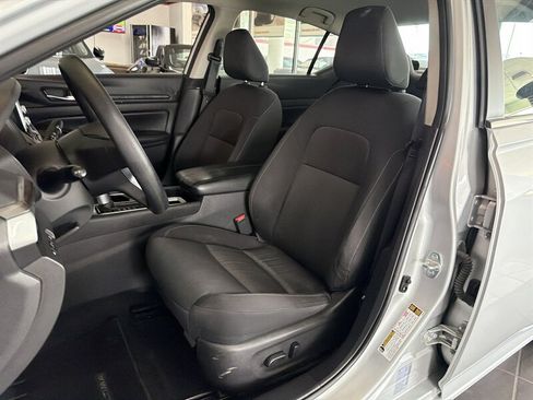 Used 2024 Nissan Altima 2.5 SV FWD image 11