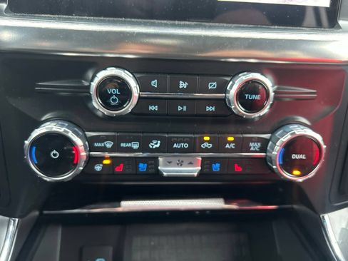 Used 2022 Ford F150 Lariat w/ Equipment Group 502A High AWD/4WD image 24