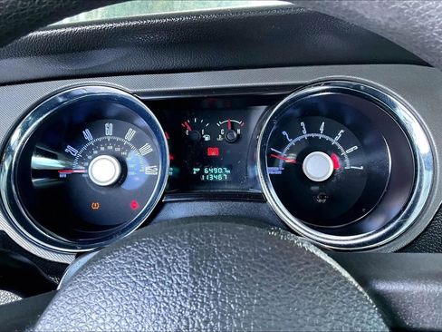 Used 2010 Ford Mustang image 12