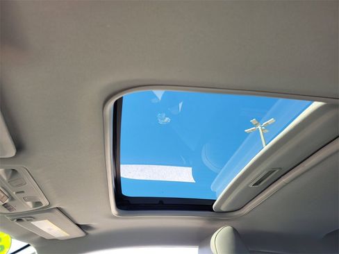 Used 2017 Chevrolet Camaro SS image 10