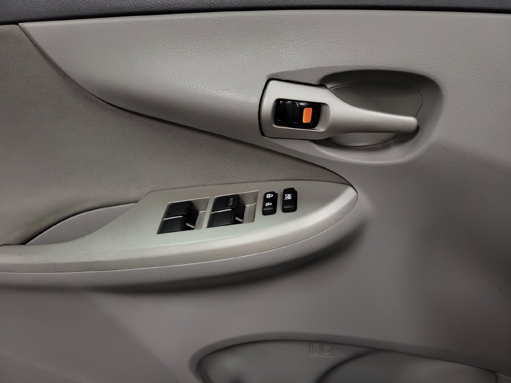 Used 2010 Toyota Corolla LE FWD image 23