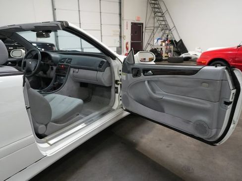 Used 2002 Mercedes-Benz CLK 320 Cabriolet w/ K4 Opt Pkg image 25